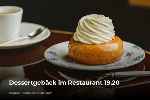 Dessertgebäck im Restaurant 19.20