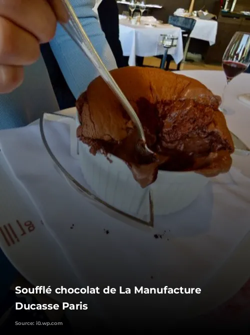 Soufflé chocolat de La Manufacture Alain Ducasse Paris