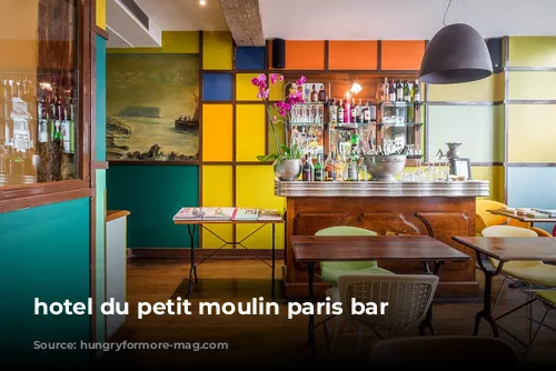 hotel du petit moulin paris bar