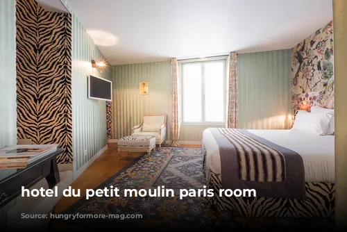 hotel du petit moulin paris room