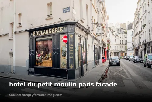 hotel du petit moulin paris facade