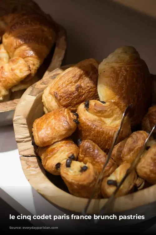 le cinq codet paris france brunch pastries