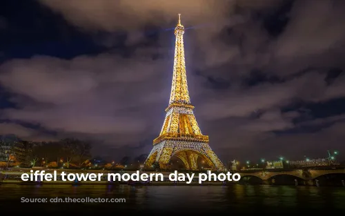 eiffel tower modern day photo