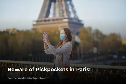 Beware of Pickpockets in Paris!