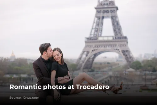 Romantic photos at Trocadero