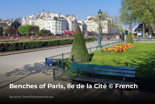 Benches of Paris, Ile de la Cité © French Moments