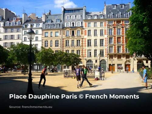 Place Dauphine Paris © French Moments