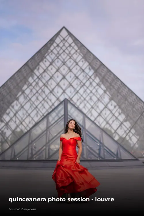 quinceanera photo session - louvre pyramid