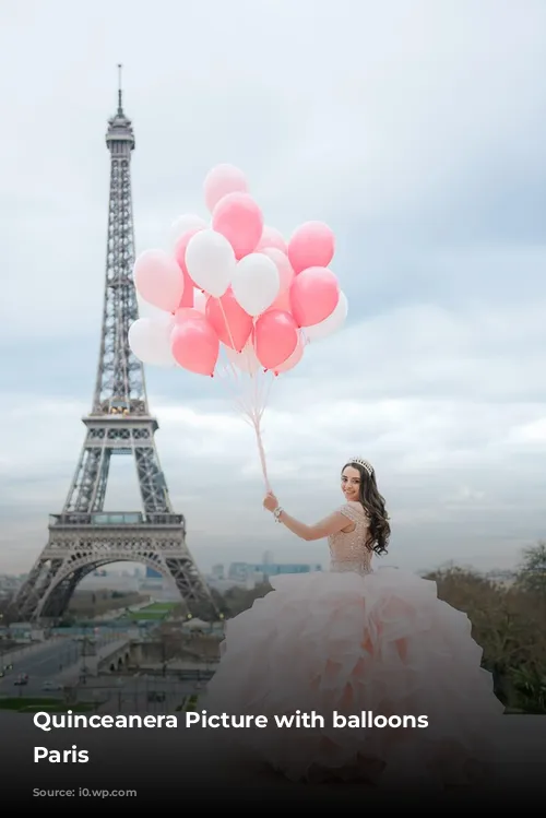 Quinceanera Picture with balloons in Paris