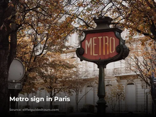 Metro sign in Paris