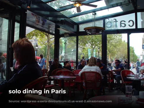 solo dining in Paris