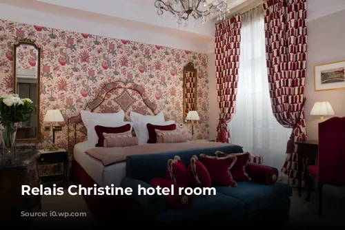 Relais Christine hotel room